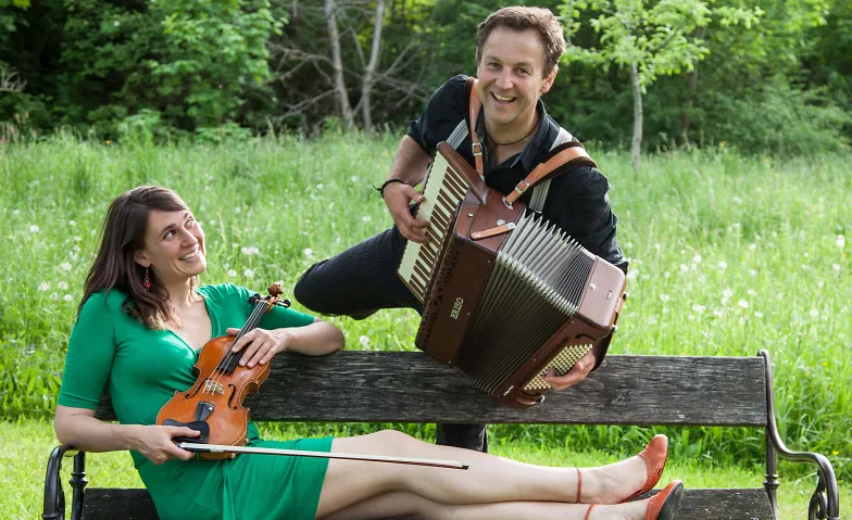 Weltmusikalische Frischluft -ein Abend mit dem Duo KlangZeit · Bild 1